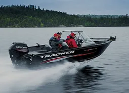 Boat going full speed over the sea